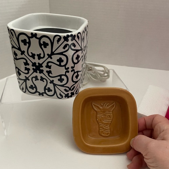 Pink Zebra Blue Tile Simmer Pot - Picture 2 of 3